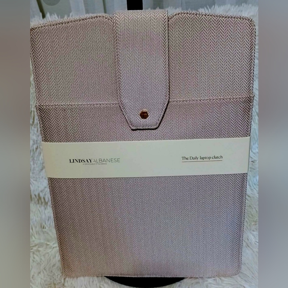 New!!!Lindsey ALBANESE Laptop Clutch